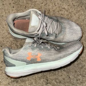 Women’s Under Armour Tennis Shoe Size 11